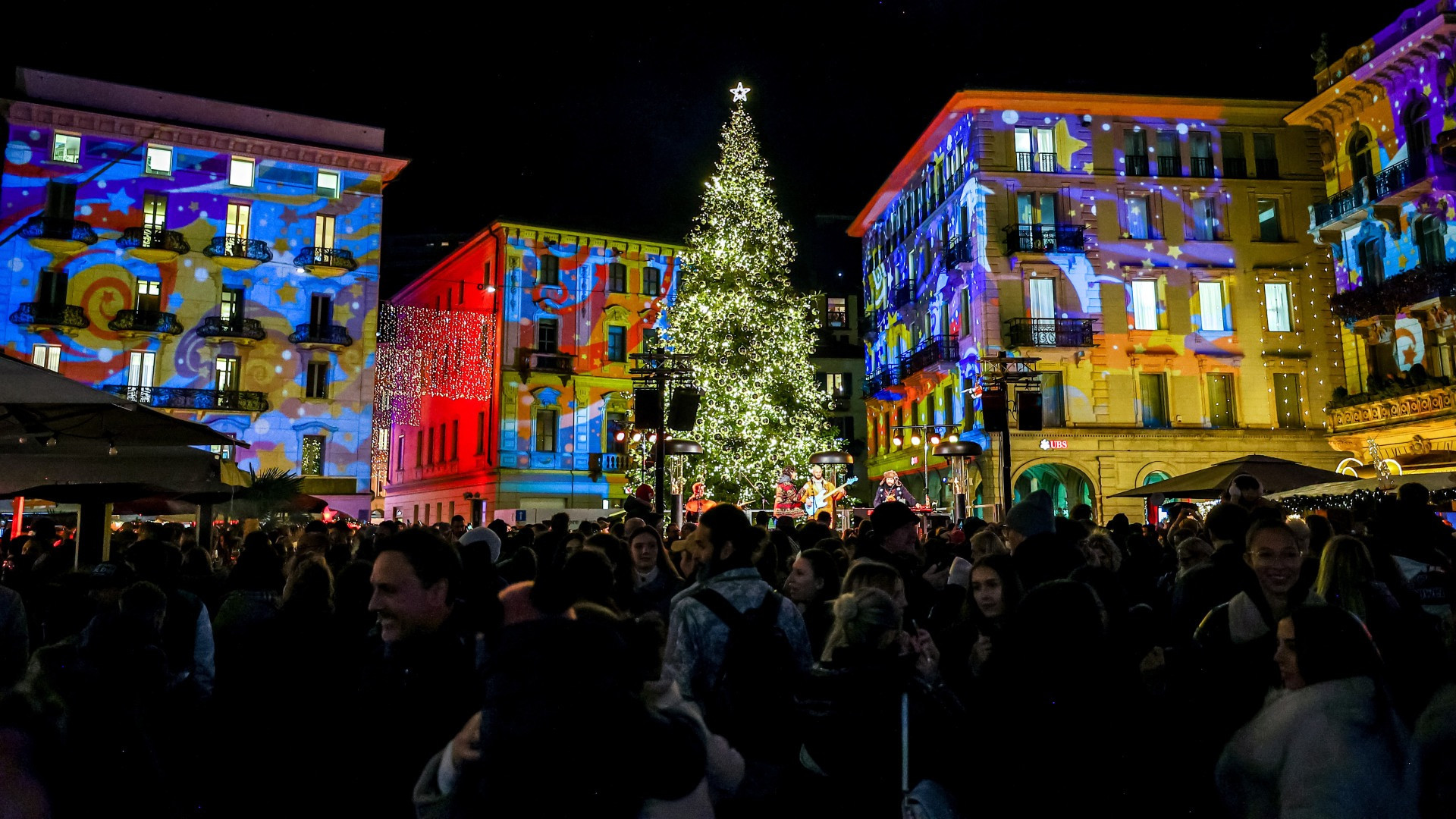 Adesso, a Lugano, è davvero Natale: ecco l'accensione dell'albero