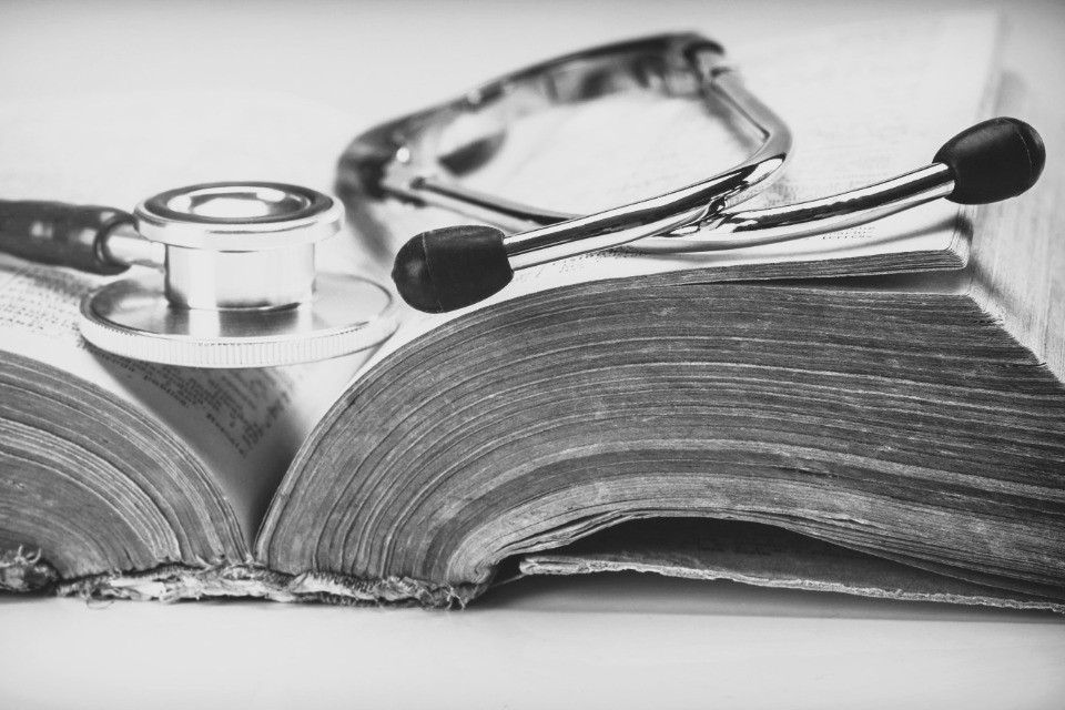 Cliente fuori di senno crea scompiglio in uno studio medico