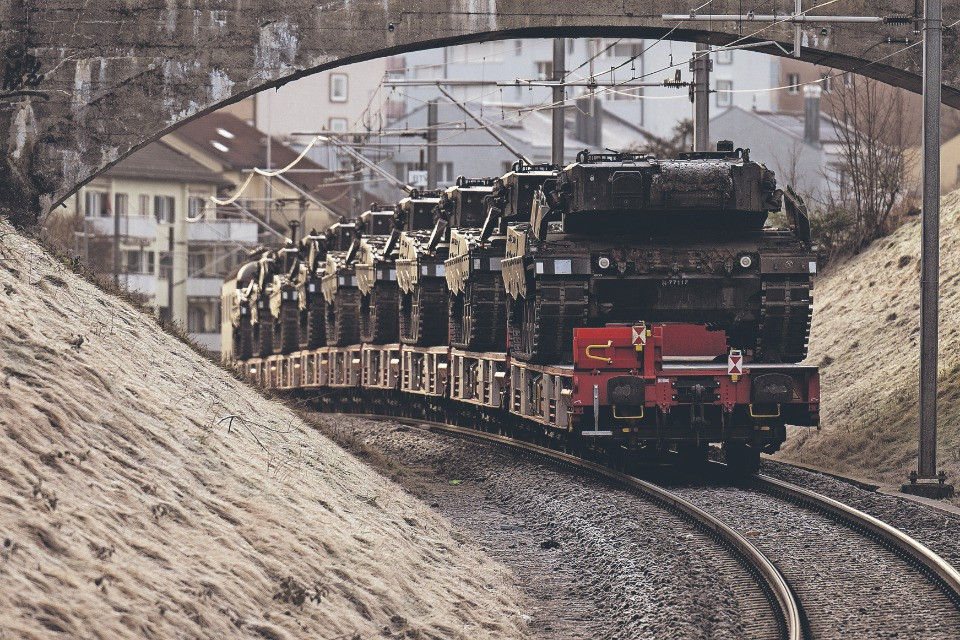 Berna vuole vendere più armamenti: potranno finire nelle zone di guerra