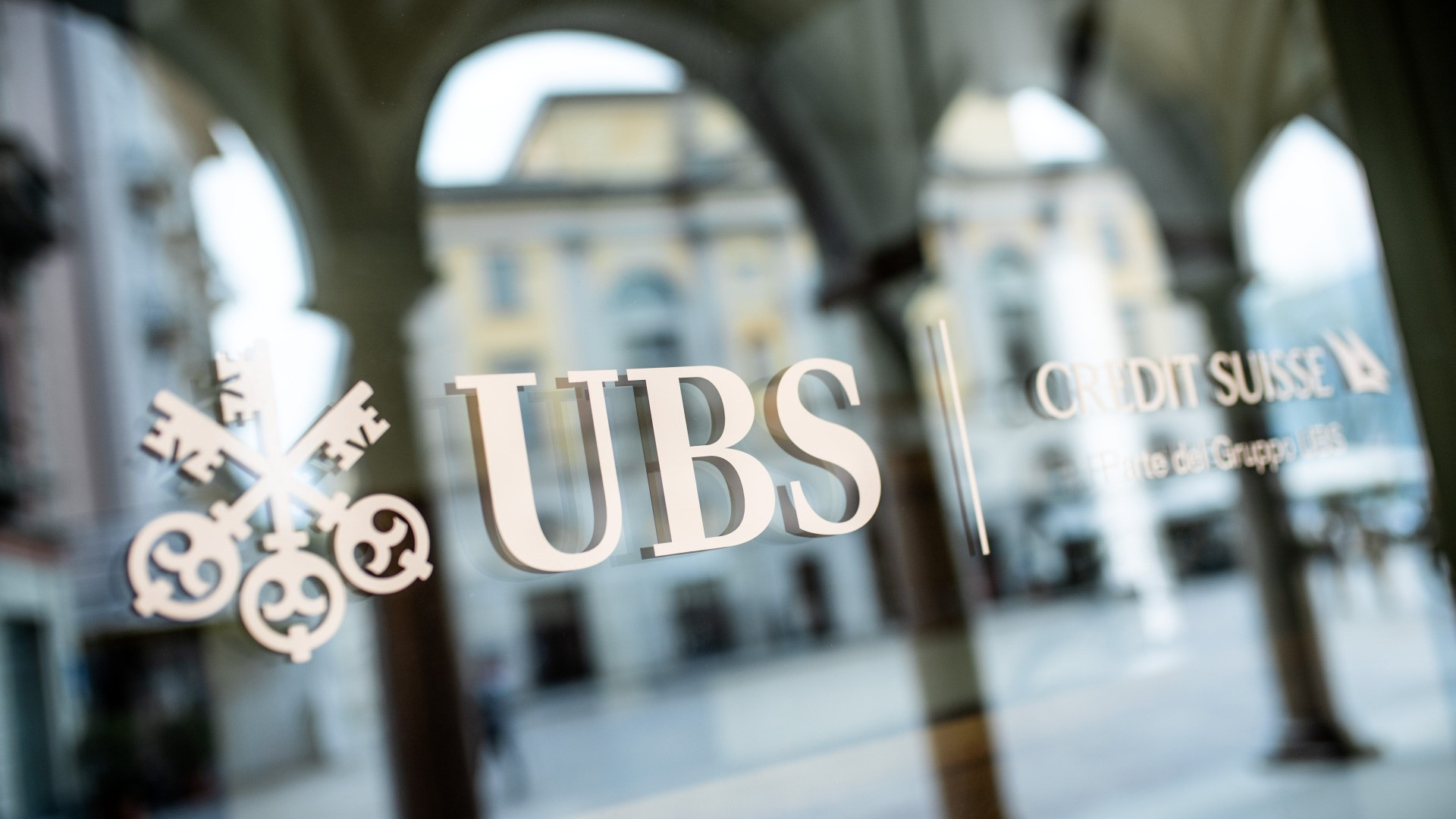 «UBS verso una nuova ondata di tagli: 10 mila posti soppressi entro il 2027»