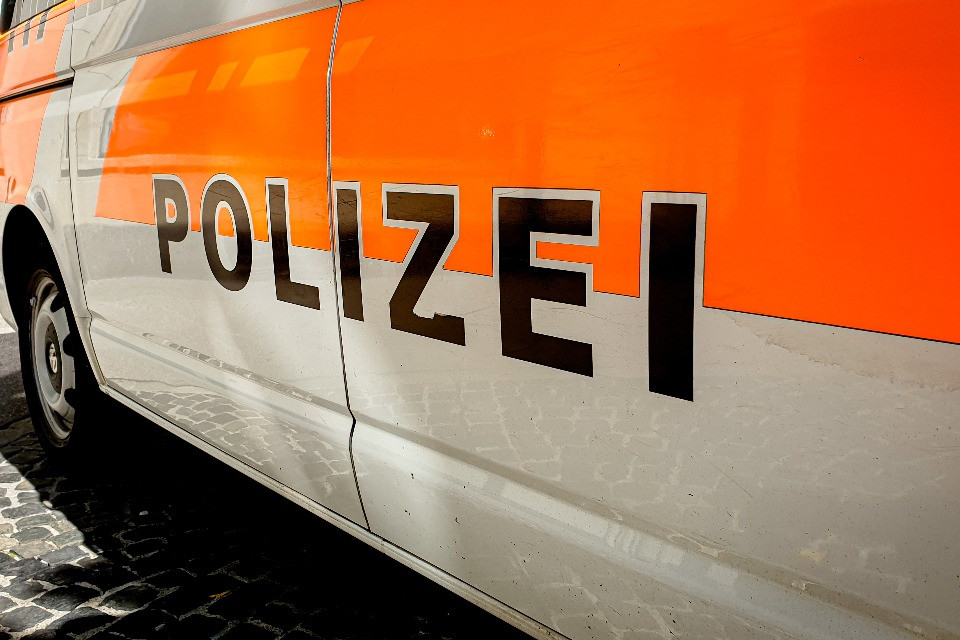 Pullman contromano in autostrada tra Brunnen e Svitto: fermato l'autista