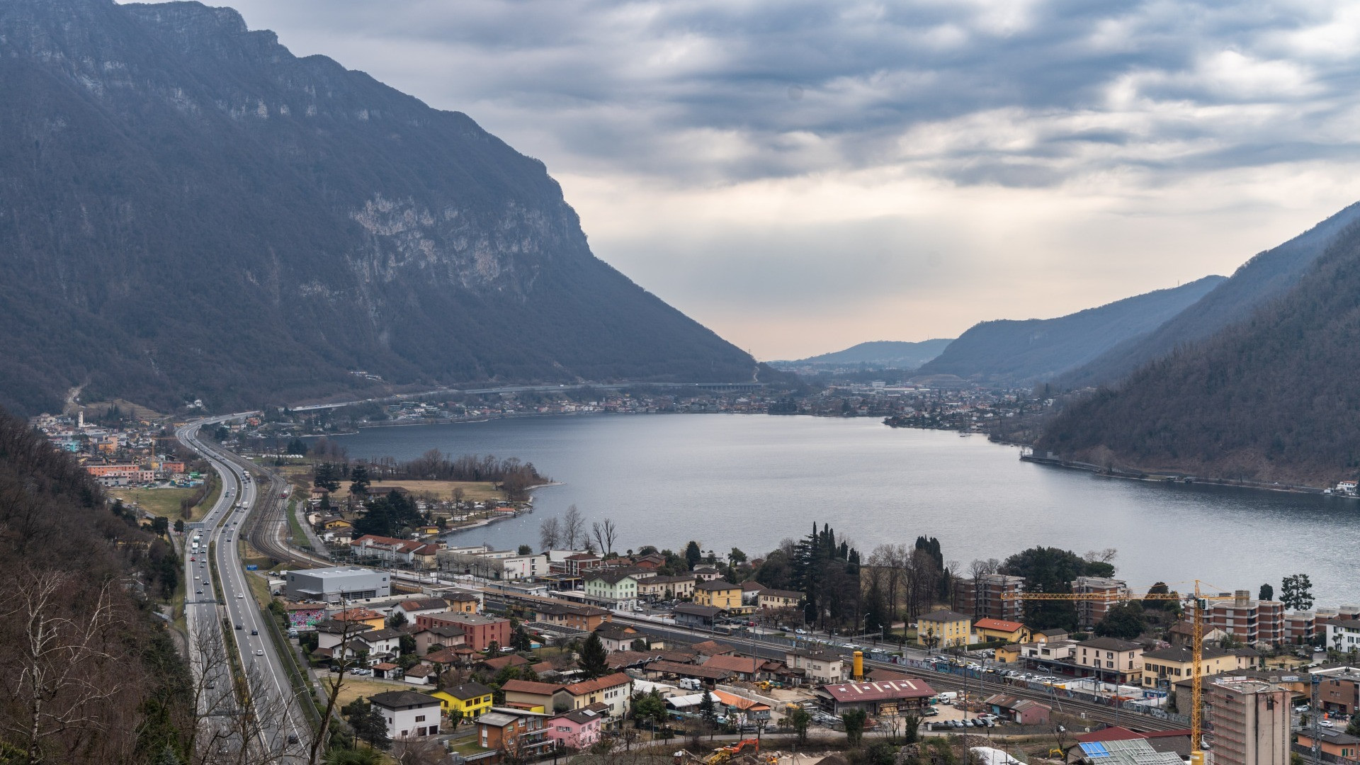 Un tubo lungo un chilometro sotto il lago di Lugano