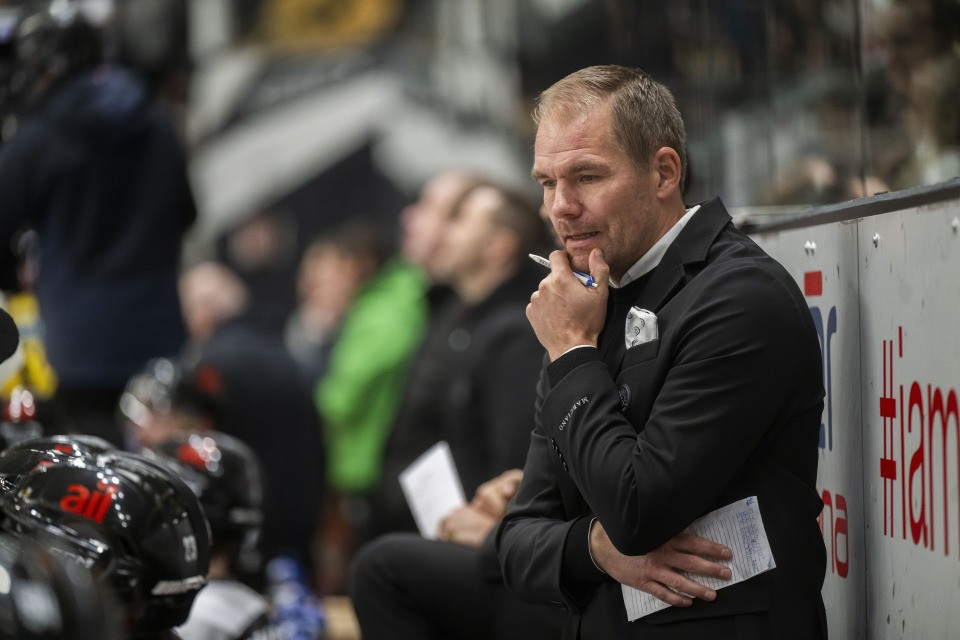 Tomas Mitell cerca il pelo nell'uovo