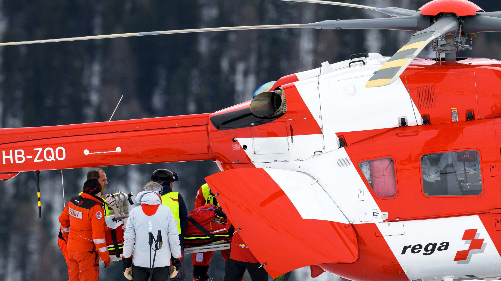 Colonna cervicale lesionata e da operare: «Ma Gisin muove braccia e gambe»