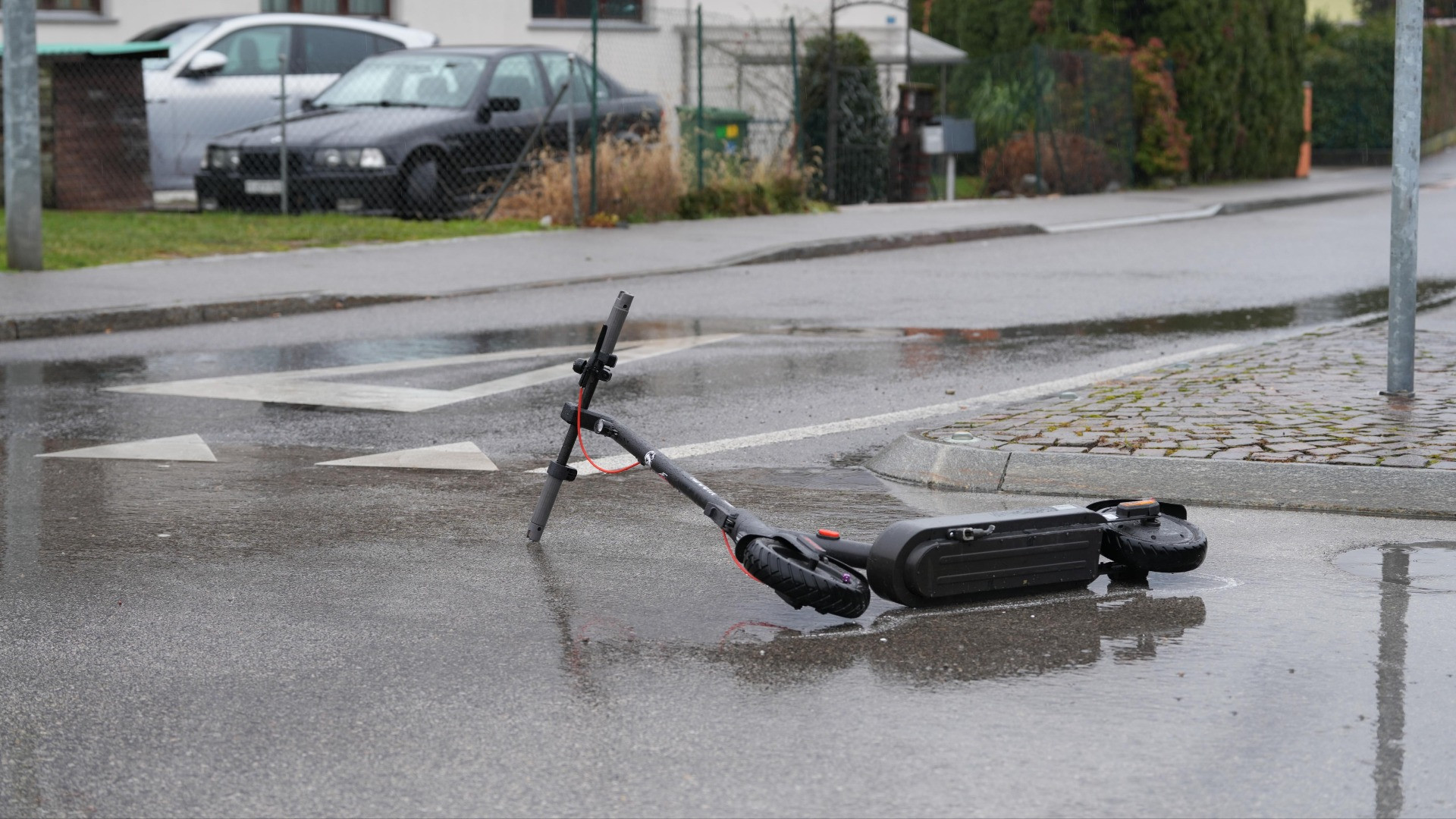 Biasca: ragazzino in monopattino urtato da una macchina