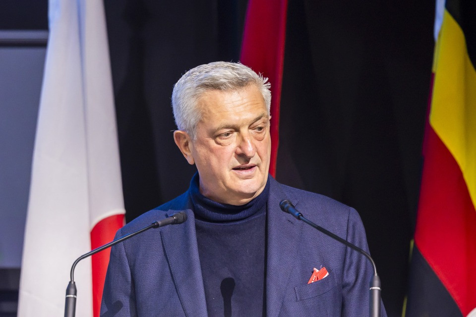 Filippo Grandi dà il benvenuto a Barham Salih, suo successore alla guida dell'UNHCR