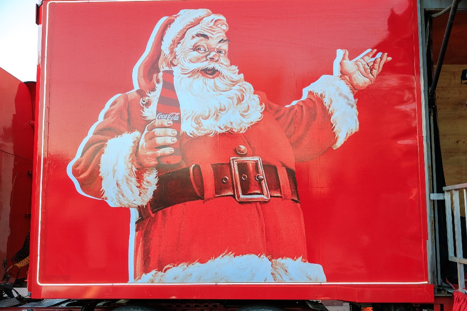 Ma Babbo Natale, quindi, è stato inventato dalla Coca-Cola?