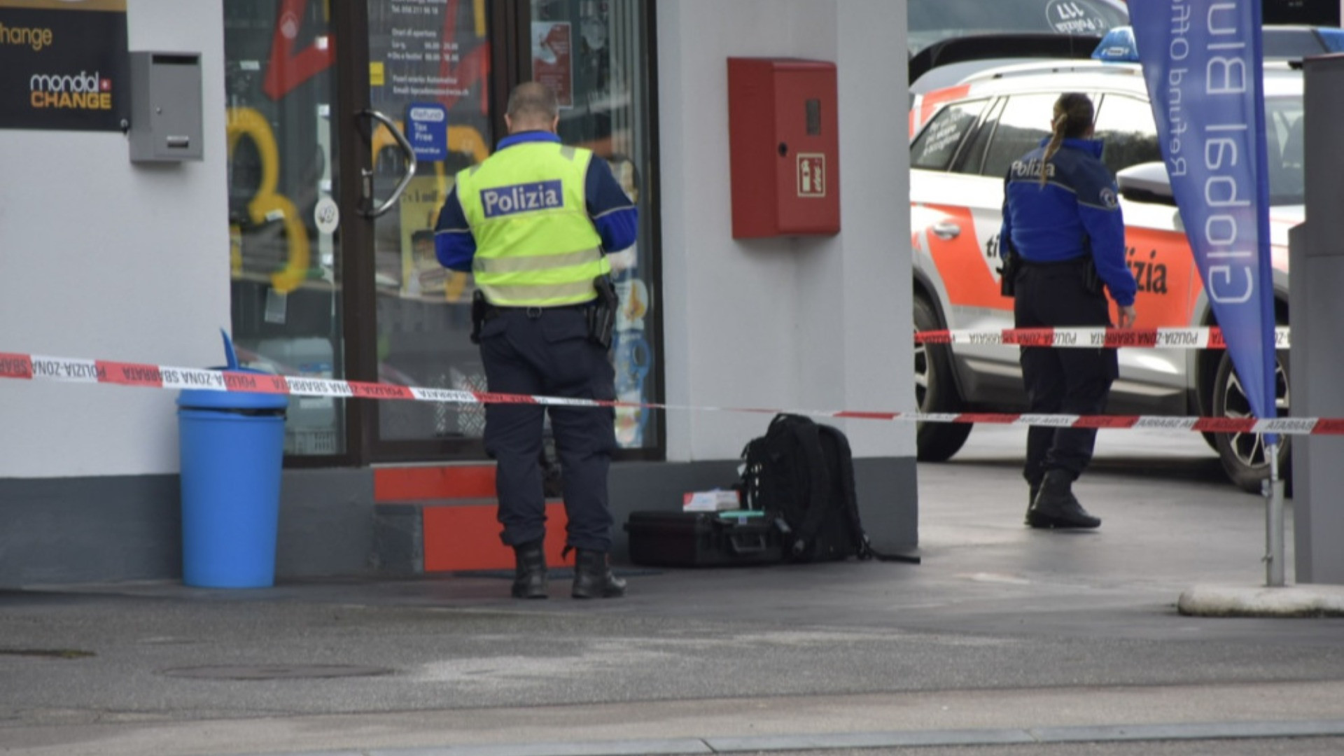 Sempre uccel di bosco i rapinatori