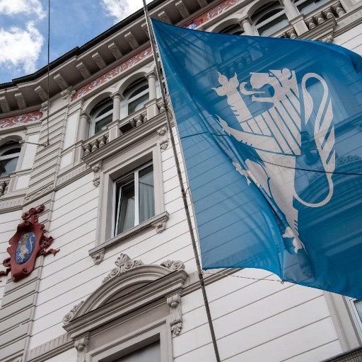 Sì agli scatti e no al carovita per i dipendenti della Città