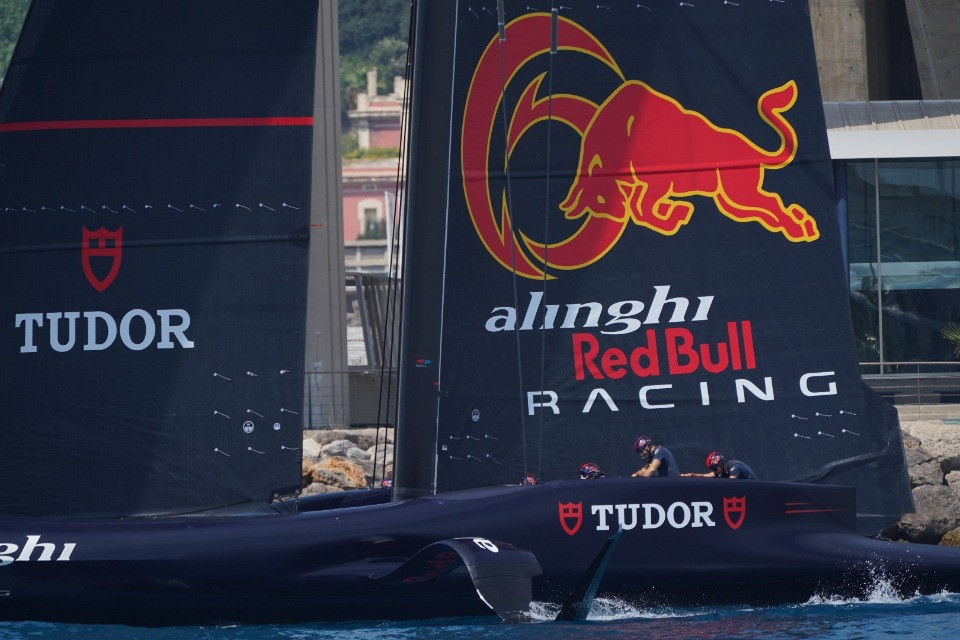 Alinghi parteciperà alla Louis Vuitton Cup, e con nuove regole