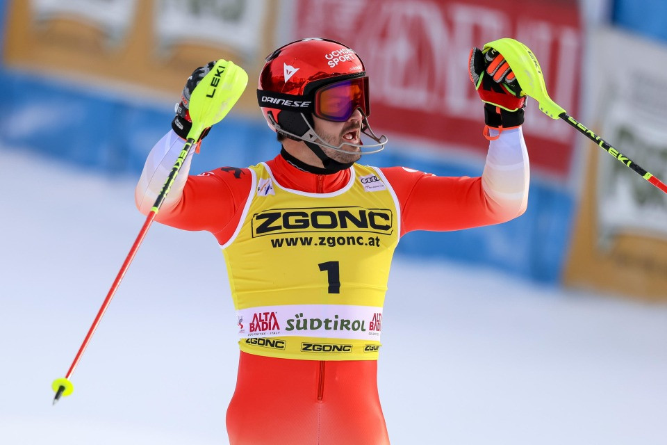 Loïc Meillard sul podio in slalom