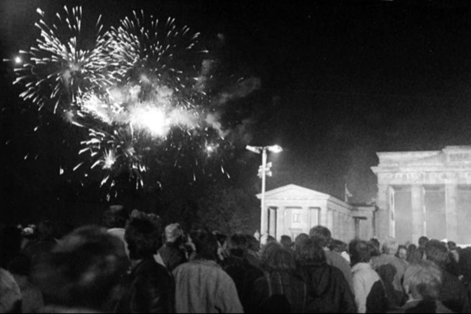 Riunificazione tedesca: la Germania torna unita, il mondo resta diviso