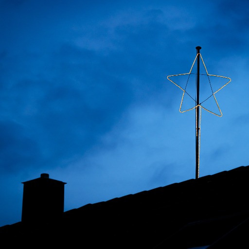 Dalle passeggiate mattutine di Gobbi all'arcobaleno di Parmelin, ecco gli auguri di Natale