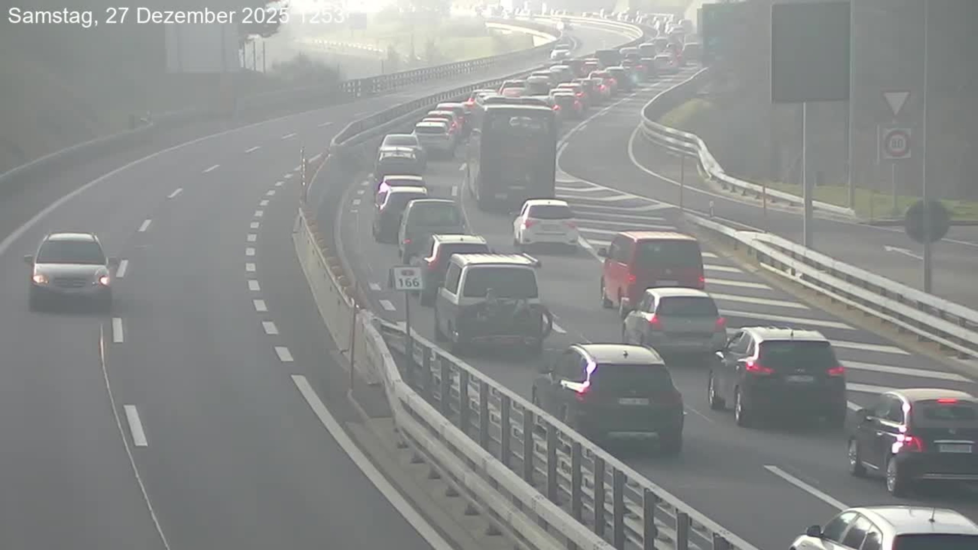 Traffico verso sud, lunghe attese al San Gottardo