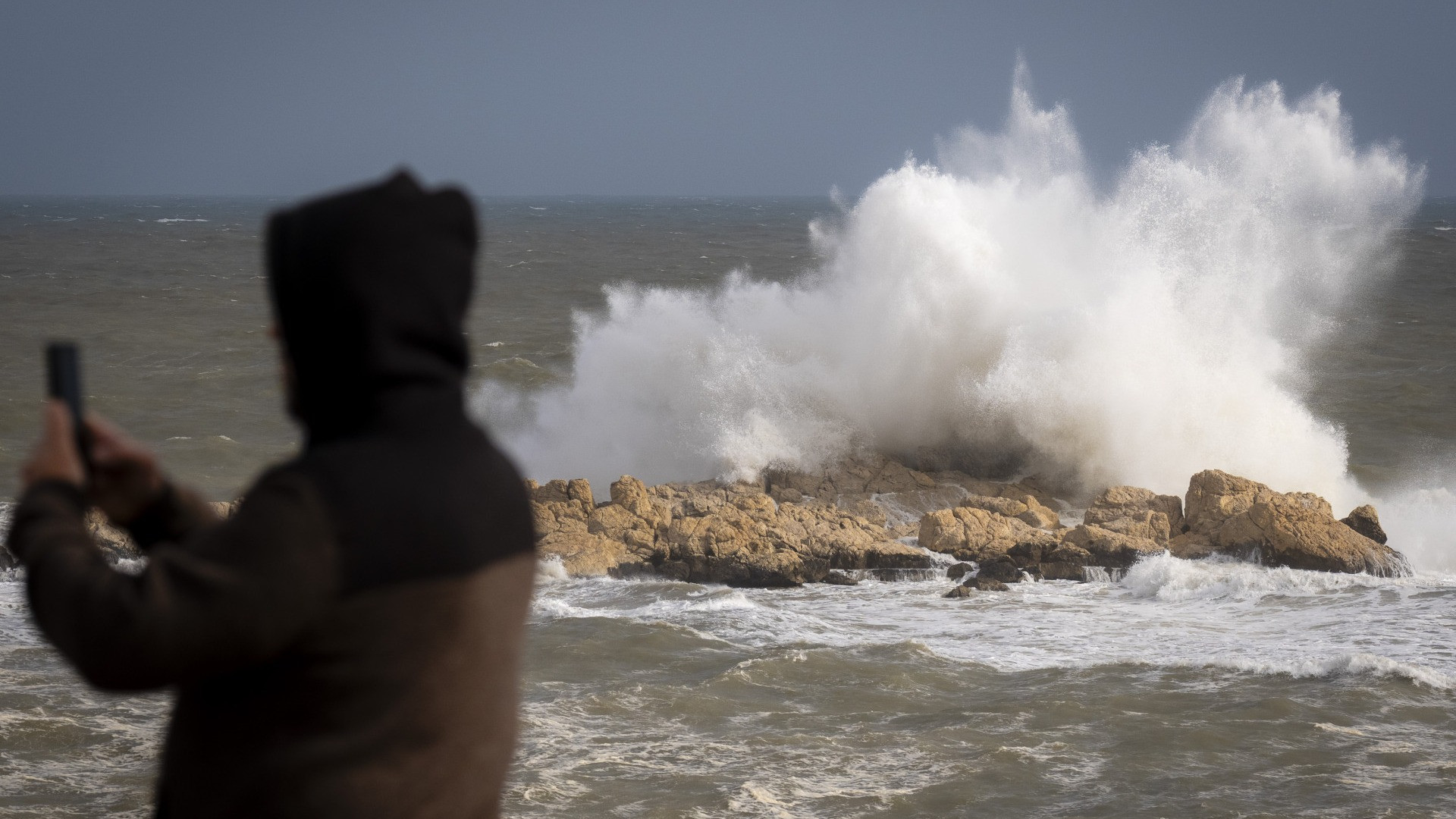 Tempeste e allerta meteo in Catalogna, una trentina di evacuati
