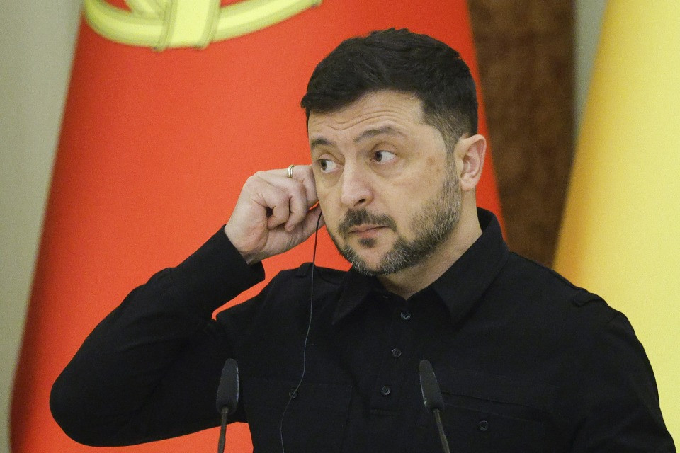 Zelensky è in volo verso la Florida, incontrerà Trump