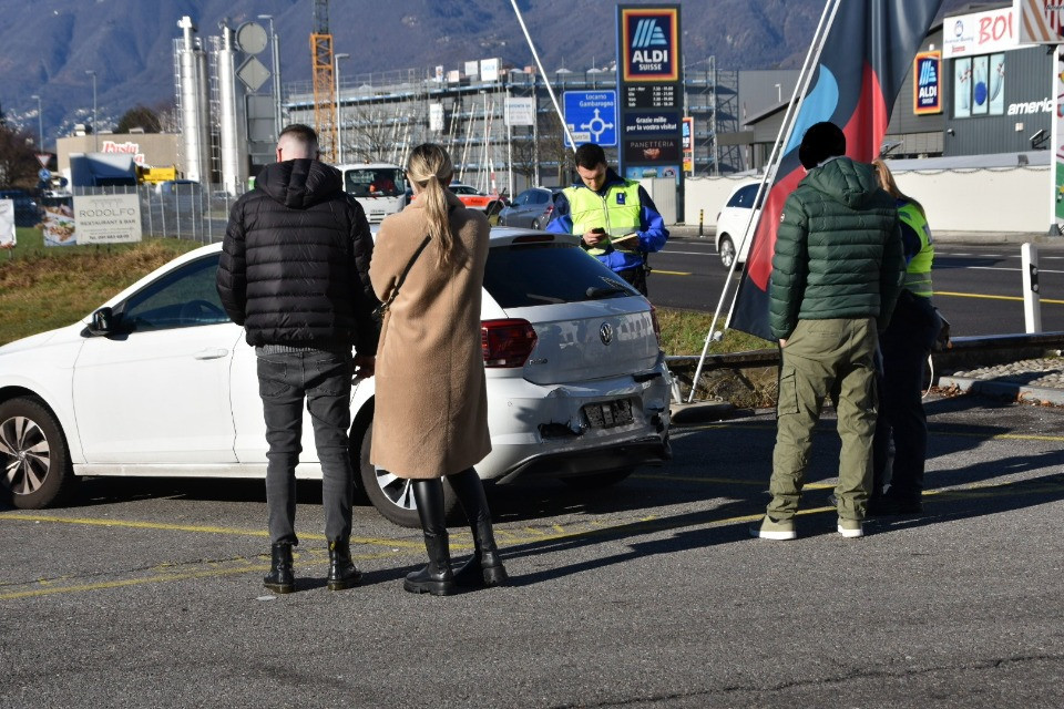 Tamponamento sulla cantonale a Quartino: un ferito leggero