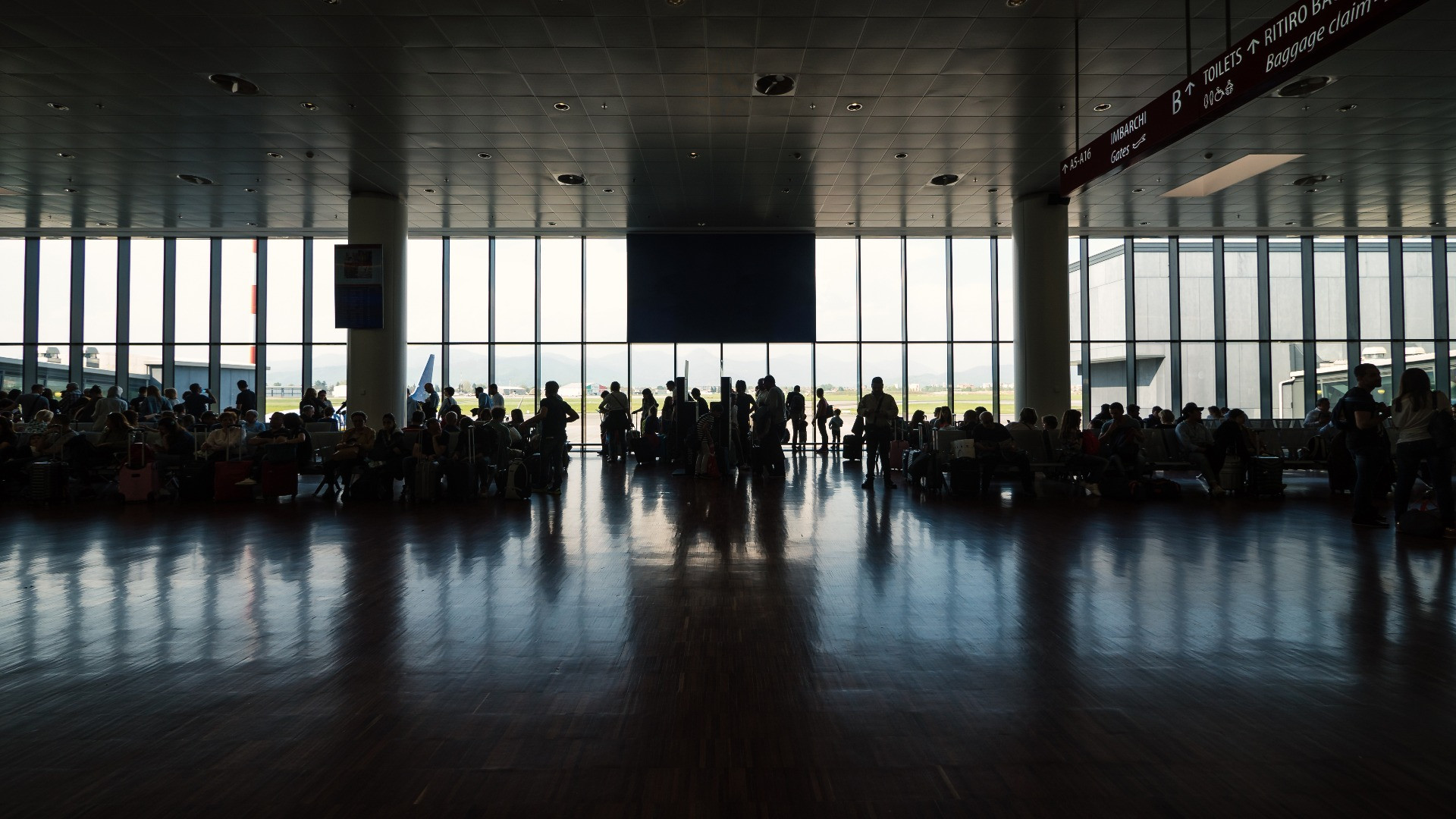 Bergamo: guasto tecnico e nebbia all'aeroporto Orio, cancellati decine di voli