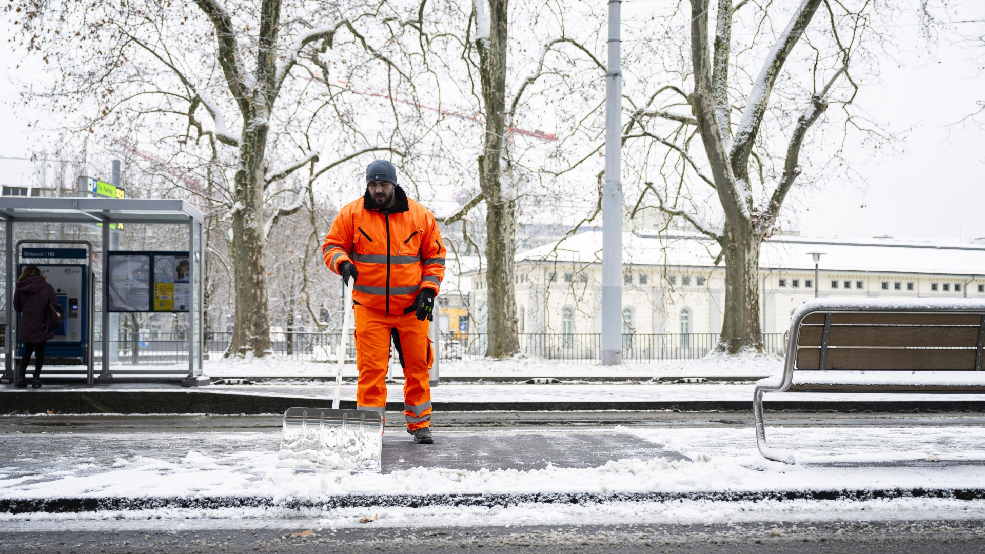 A nord allerta neve, in Ticino effetto favonico