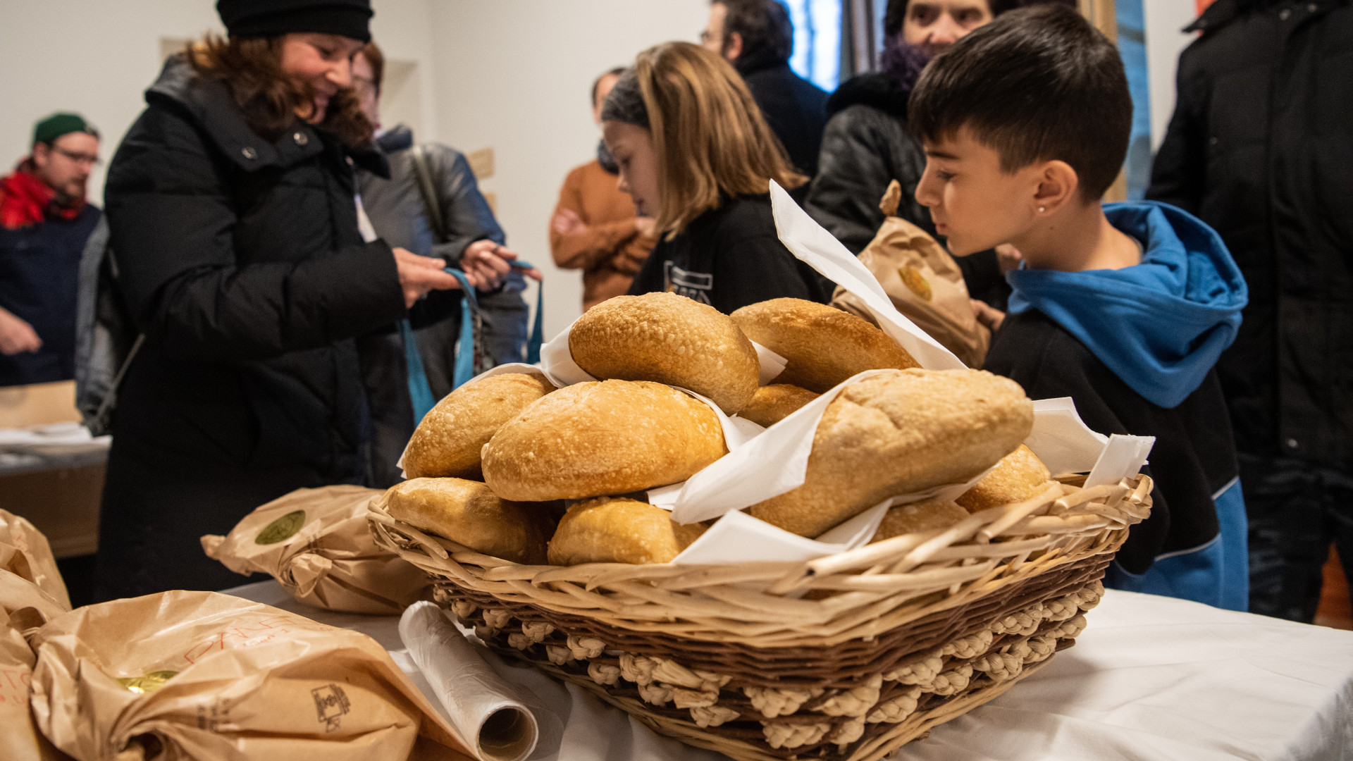 Torna la distribuzione del pane del Somazzi