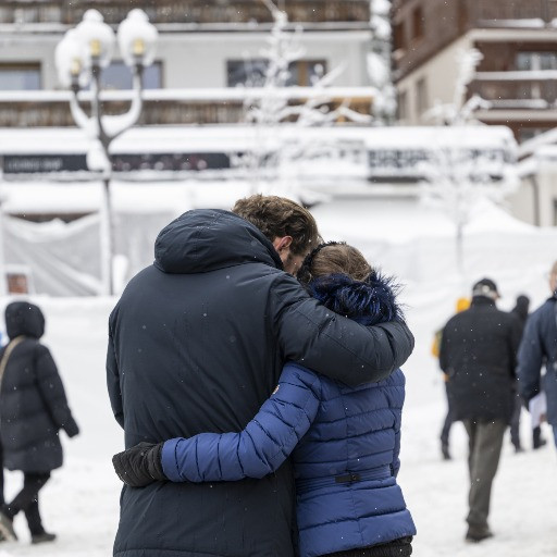 Consiglio federale e Vallese si muovono per sostenere le vittime di Crans-Montana