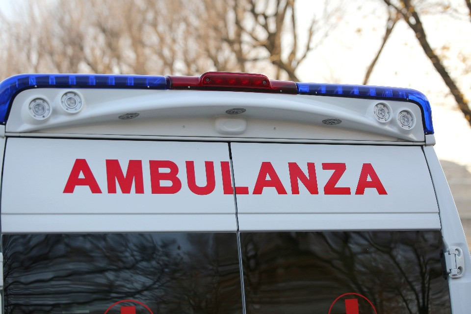 Grave insufficienza respiratoria: trasferito al Policlinico di Milano uno dei feriti di Crans-Montana