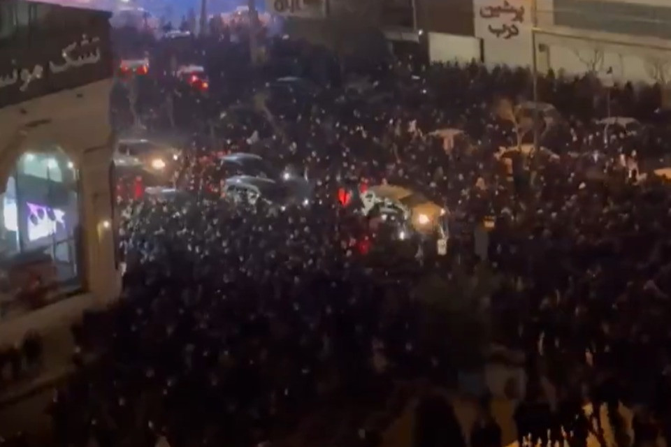 Cresce la tensione tra Iran e Stati Uniti