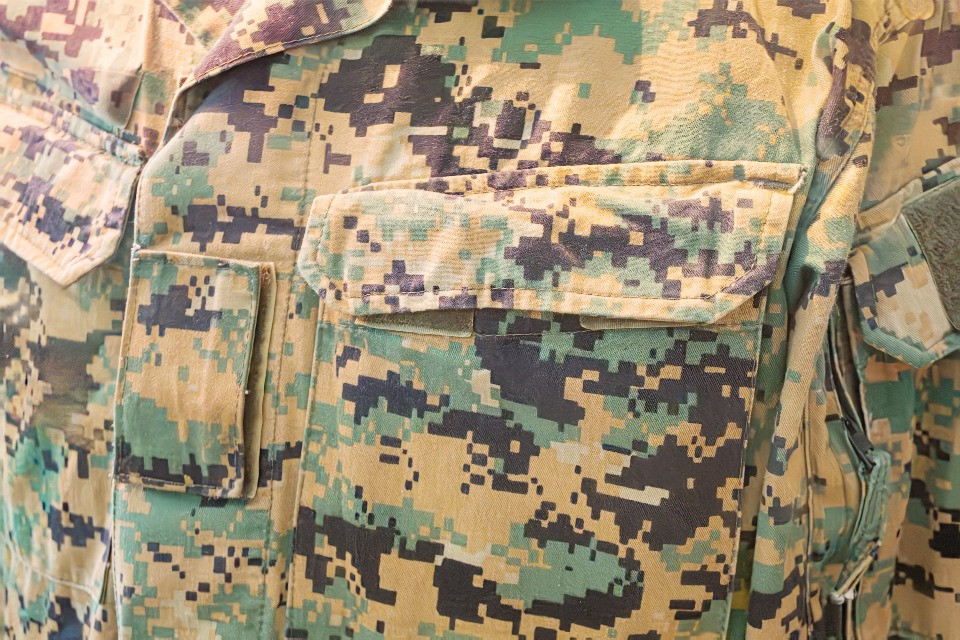 Imprenditore del Luganese a processo per la fornitura di giacche e caschi all'Ucraina