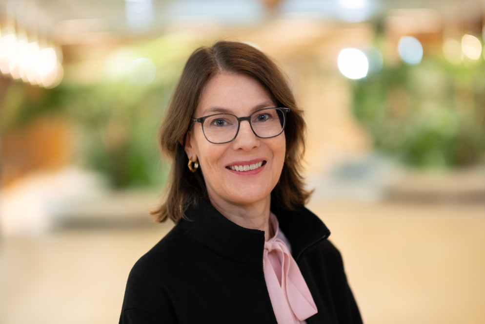 Dr. Annette Luther, presidente di scienceindustries, l'associazione nazionale delle industrie chimiche e farmaceutiche