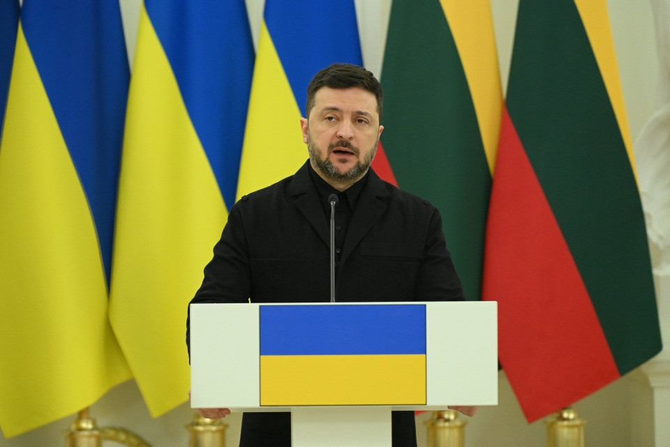 Zelensky: «Meglio anticipare trilaterale con Russia e Stati Uniti»