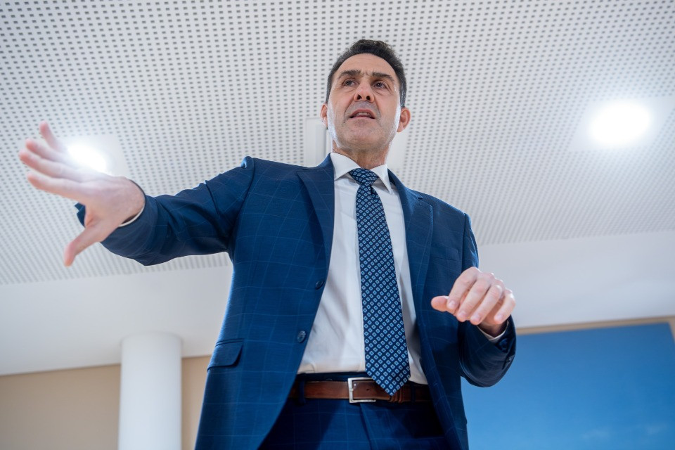 Il generale Roberto Vannacci parla a Mendrisio invitato dall'UDC locale e afferma: «La Svizzera stia fuori dall'Unione europea»