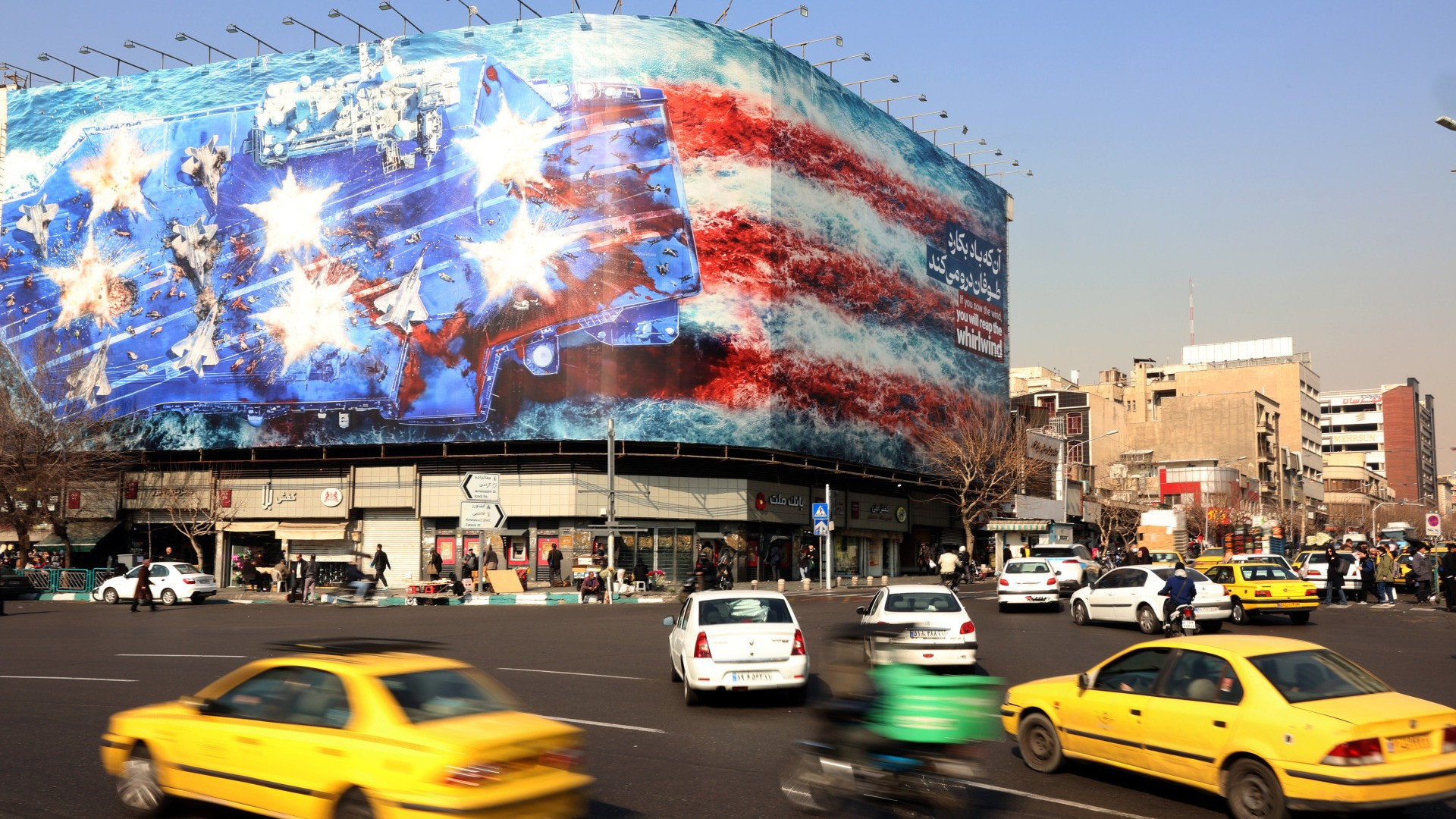 Trump valuta attacchi all'Iran per «ispirare nuove proteste»