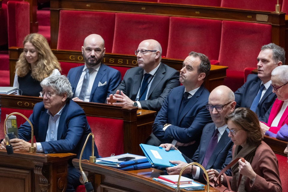 La Francia approva la manovra finanziaria per il 2026