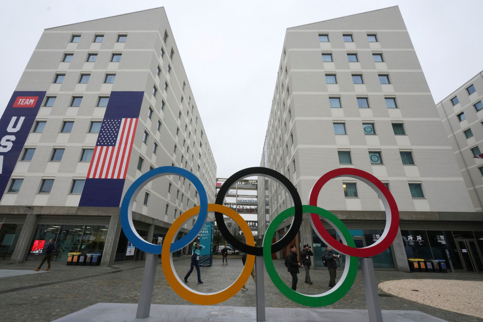 La piazza centrale e, sulla sinistra, gli alloggi del Team USA.&nbsp;© Keystone