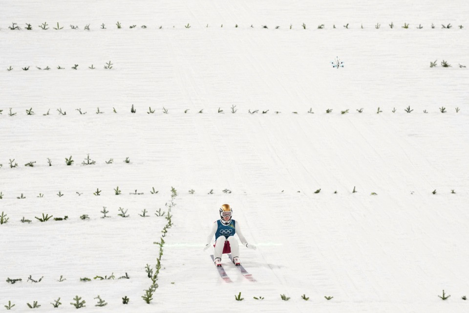 Iniezioni nel pene per migliorare le prestazioni? Sospetti sul salto con gli sci a Milano-Cortina