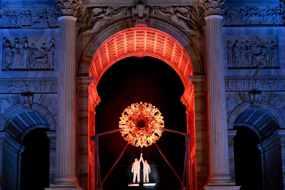 Una cerimonia tra arte e cultura, emozioni e qualche fischio