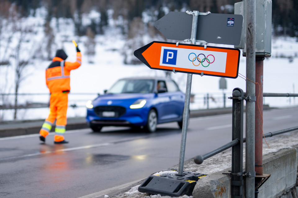 La fiamma olimpica non infiamma le strade grigionesi