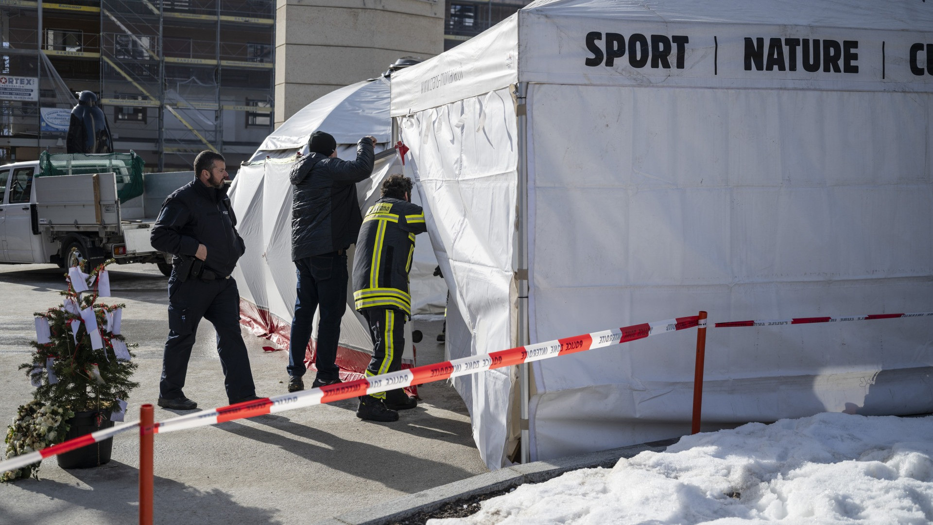 Fiamme al memoriale dedicato alle vittime di Crans-Montana