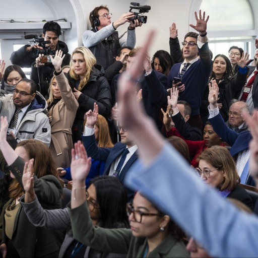 Con il calo della libertà di stampa i politici corrotti esultano