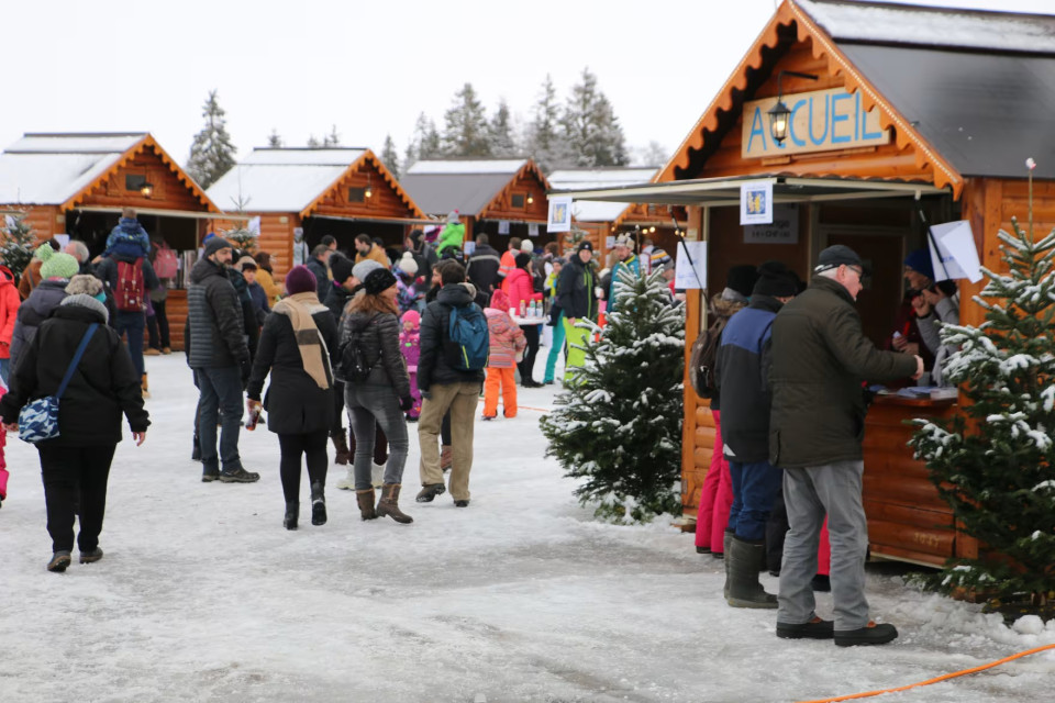 Successo per la Festa del freddo a La Brévine, in 12mila nella «Siberia svizzera»