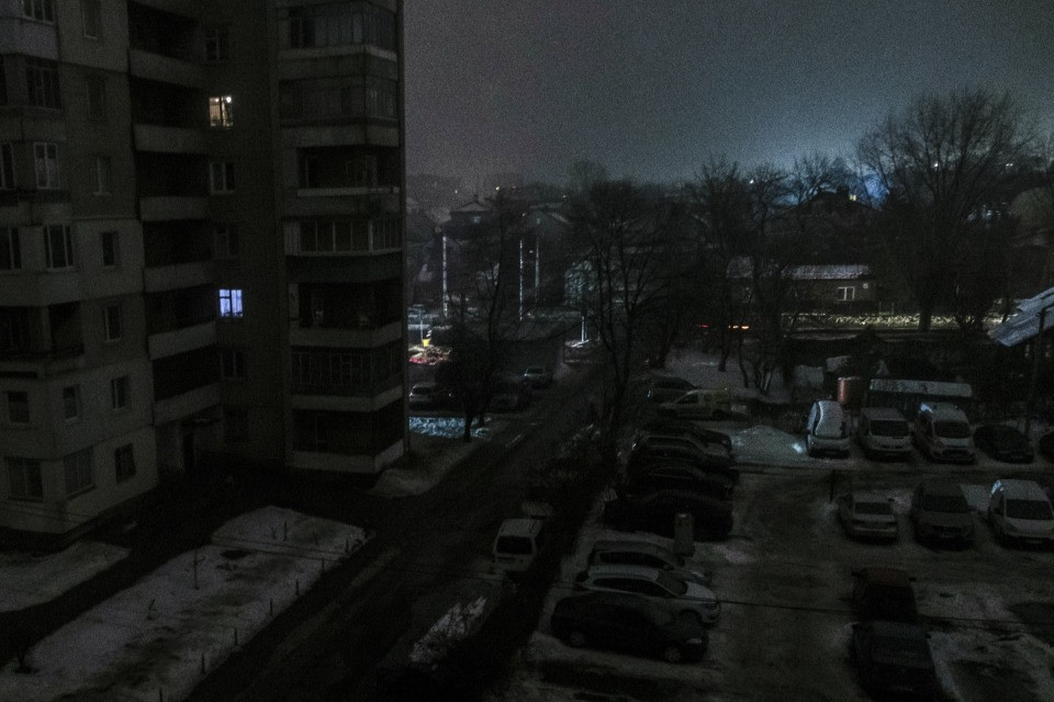 Quasi 40 missili e 400 droni nella notte contro l'Ucraina