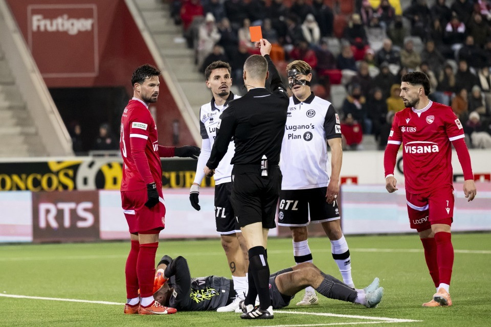 Arbitri svizzeri sotto pressione tra dilettantismo e ristrettezze