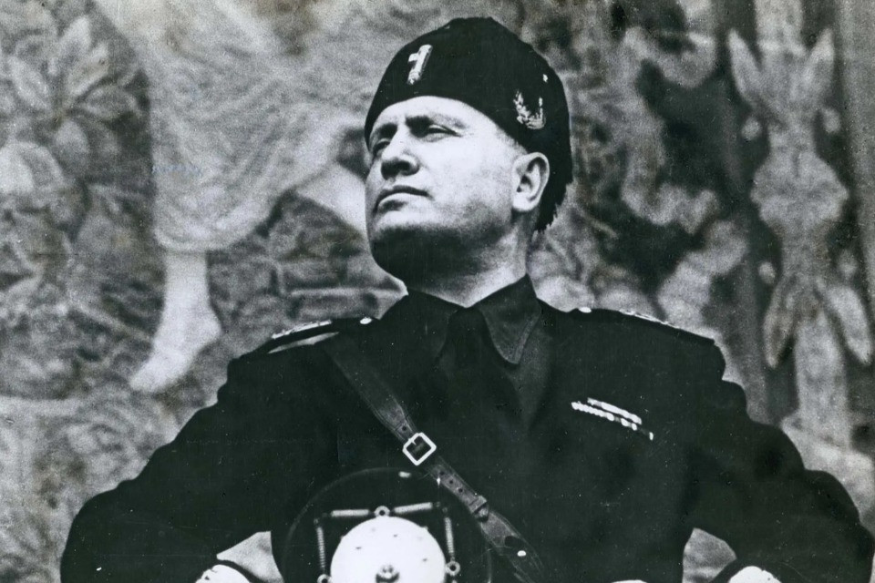 Benito Mussolini ferito al viso da un colpo di rivoltella