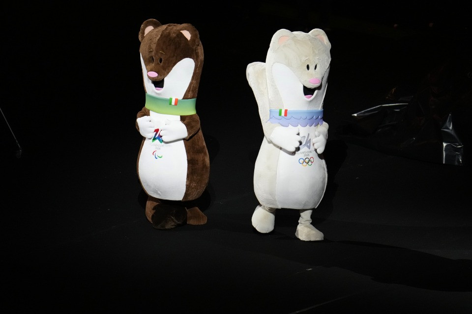 Gli ermellini Milo e Tina, Milano-Cortina 2026 e il senso delle mascotte