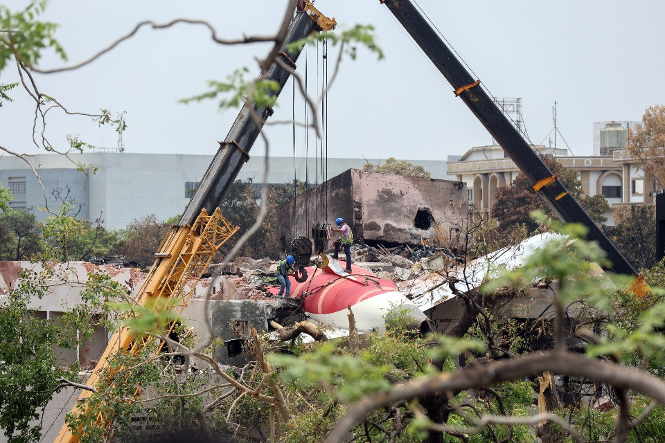 Gli investigatori indiani, ora, confermano: «Il pilota ha spento i motori del volo AI 171»