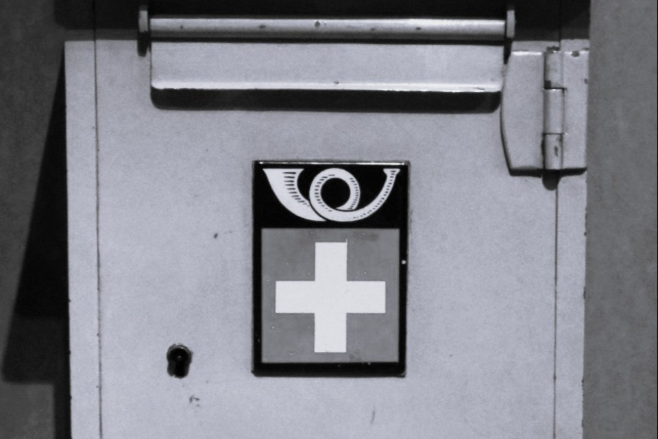 Non tutti gli impiegati postali sono stinchi di santo