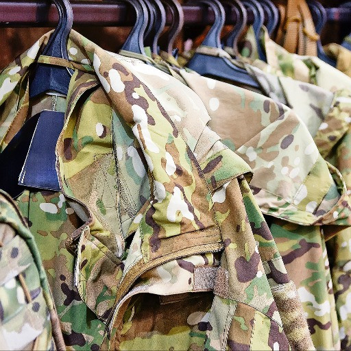 Giacche e caschi in Ucraina, imprenditore del Luganese multato