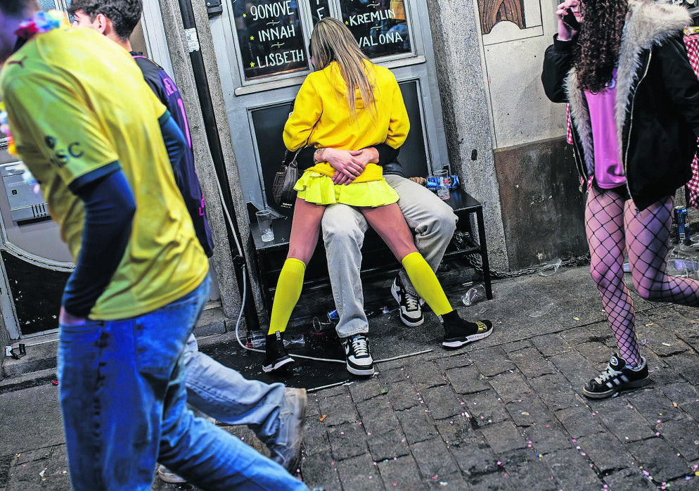 Nelle vie del centro città non ci sono solo alcol e tafferugli (foto Gabriele Putzu)
