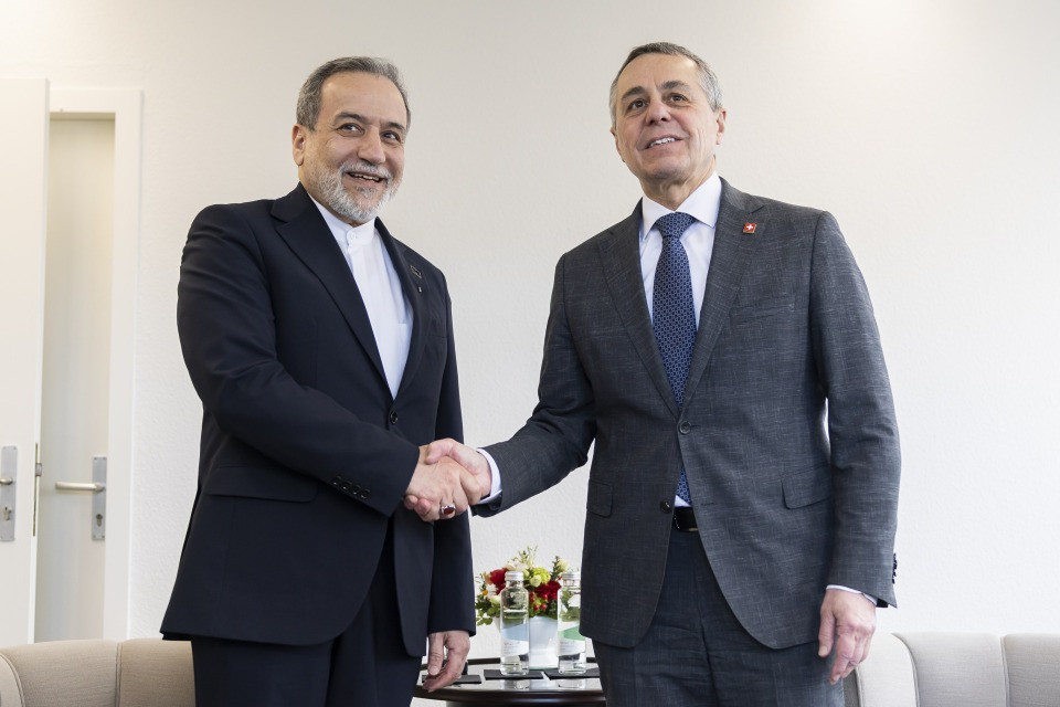 Cassis chiede al ministro iraniano di proteggere la sua popolazione