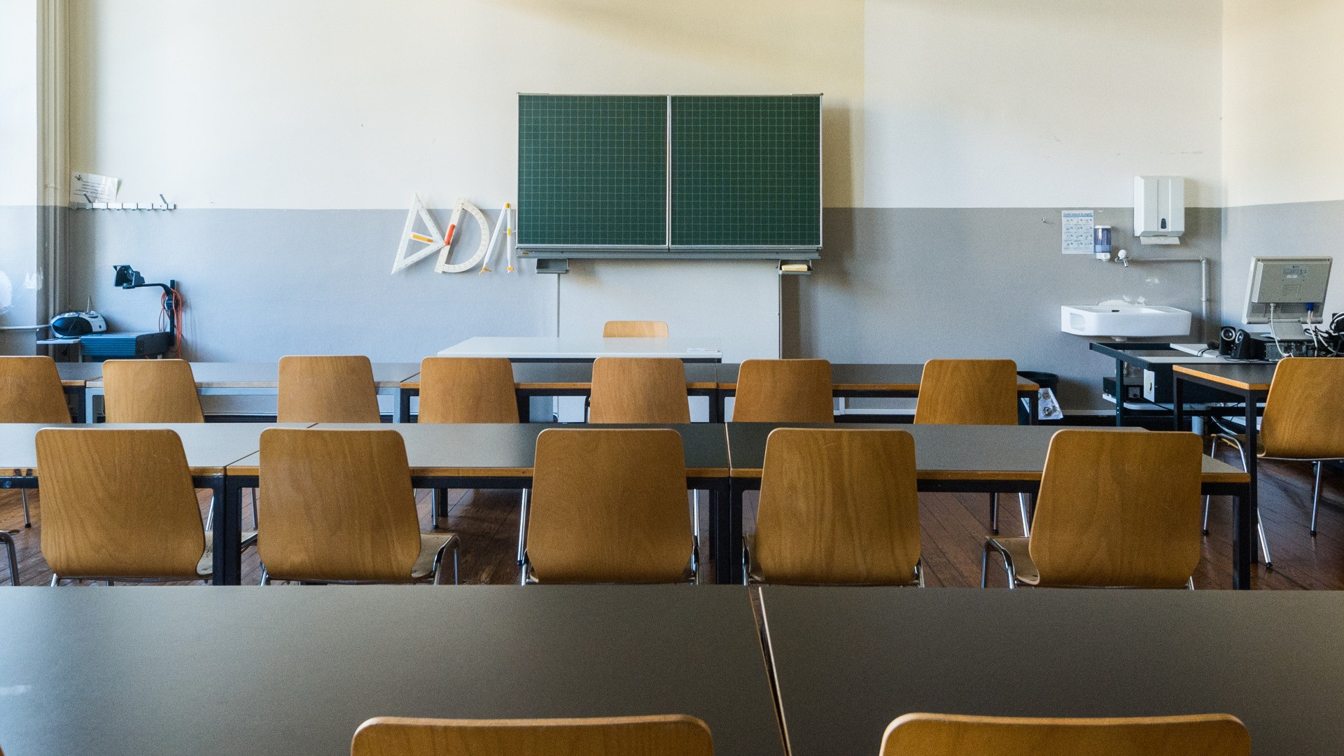 Doppio annullamento delle nomine al DECS, Ortelli: «Sintomo evidente di una gestione dilettantesca»